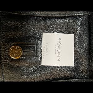 YvesSaintLaurent (rive gauche)